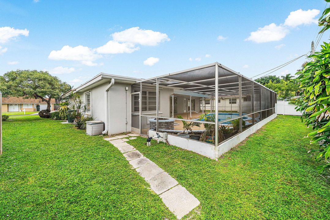 For Sale: $774,900 (3 beds, 2 baths, 1435 Square Feet)