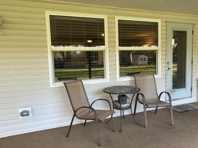 Active With Contract: $380,000 (3 beds, 2 baths, 1943 Square Feet)