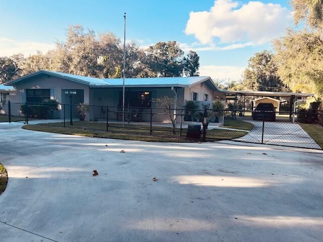 Active With Contract: $380,000 (3 beds, 2 baths, 1943 Square Feet)