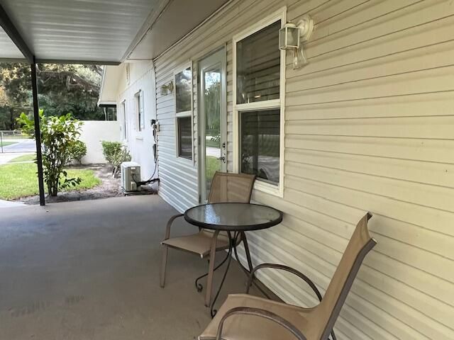 Active With Contract: $380,000 (3 beds, 2 baths, 1943 Square Feet)