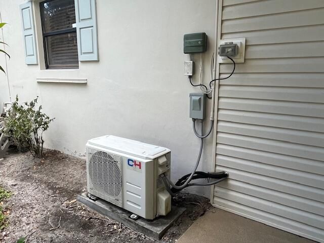 Active With Contract: $380,000 (3 beds, 2 baths, 1943 Square Feet)