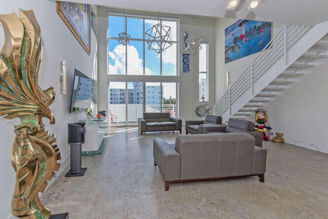 For Sale: $825,000 (2 beds, 2 baths, 2066 Square Feet)