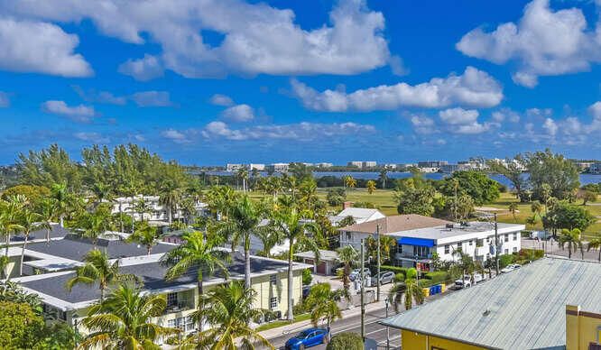 For Sale: $825,000 (2 beds, 2 baths, 2066 Square Feet)