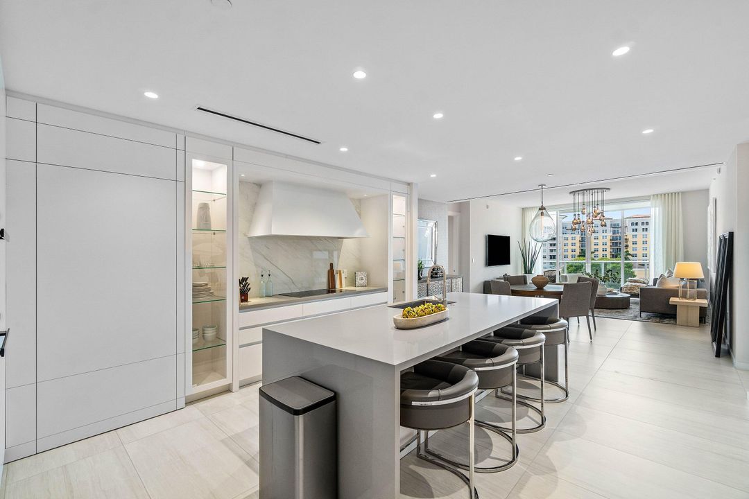 For Sale: $2,650,000 (2 beds, 2 baths, 1792 Square Feet)