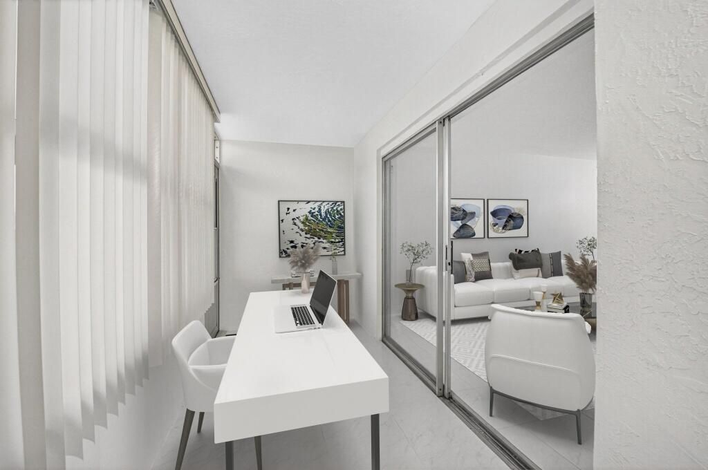 Под контрактом: $114,900 (2 спален, 2 ванн, 925 Квадратных фут)