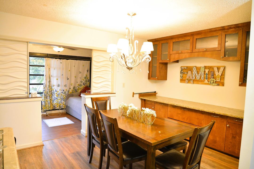 En Venta: $218,000 (2 camas, 2 baños, 1400 Pies cuadrados)