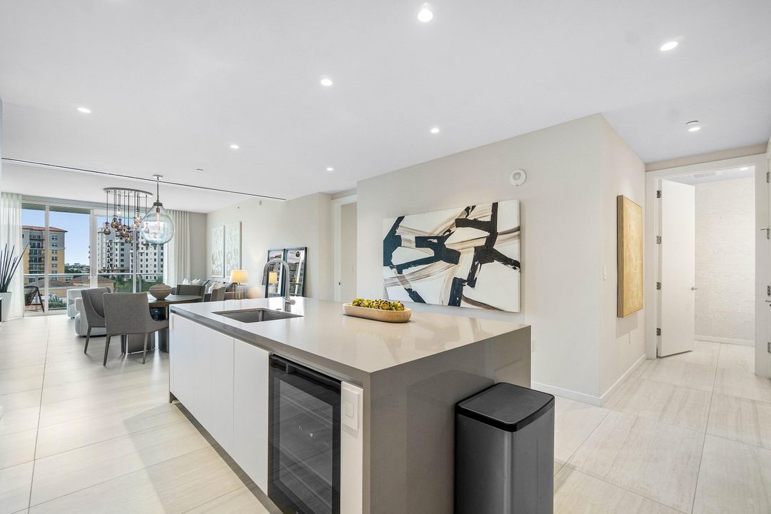 For Sale: $2,650,000 (2 beds, 2 baths, 1792 Square Feet)