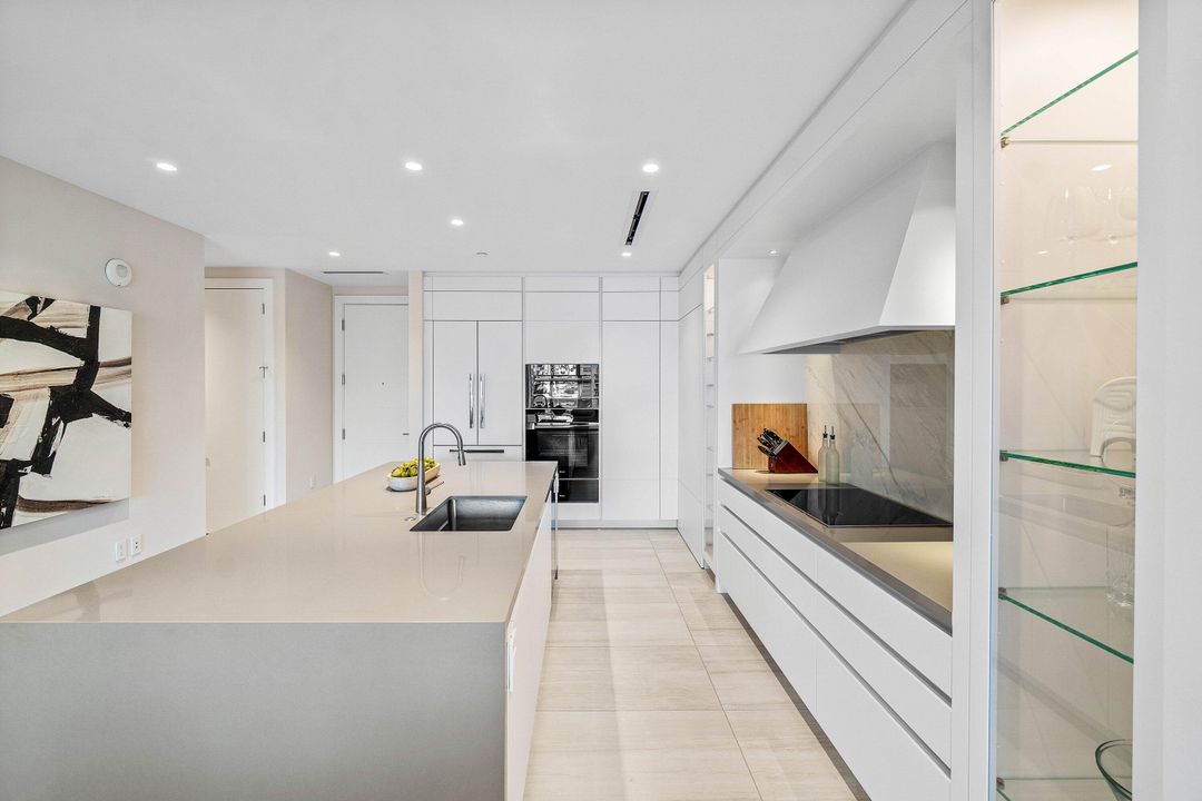 For Sale: $2,650,000 (2 beds, 2 baths, 1792 Square Feet)