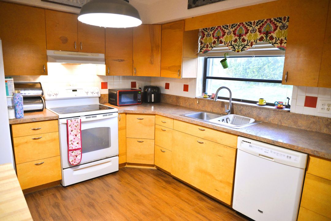 En Venta: $218,000 (2 camas, 2 baños, 1400 Pies cuadrados)