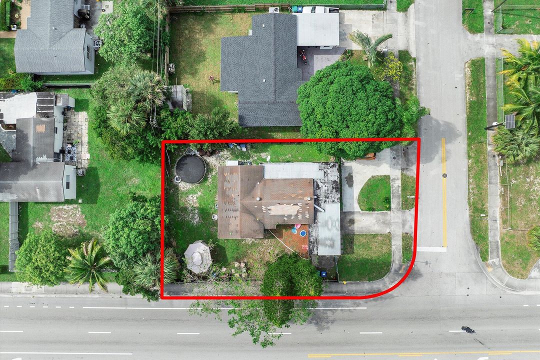 合同活跃: $270,000 (2 贝兹, 1 浴室, 1393 平方英尺)