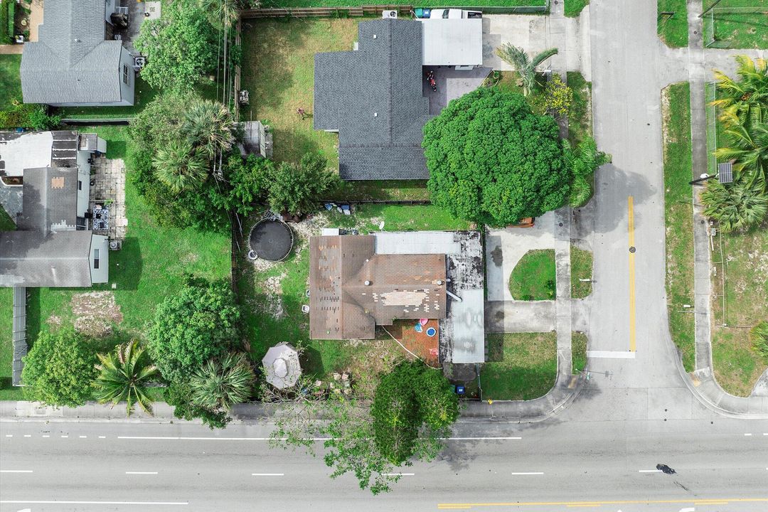 合同活跃: $270,000 (2 贝兹, 1 浴室, 1393 平方英尺)