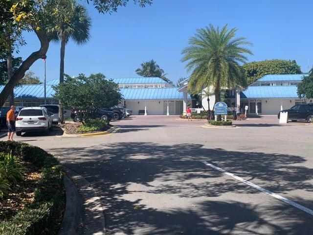 На продажу: $350,000 (2 спален, 2 ванн, 1142 Квадратных фут)