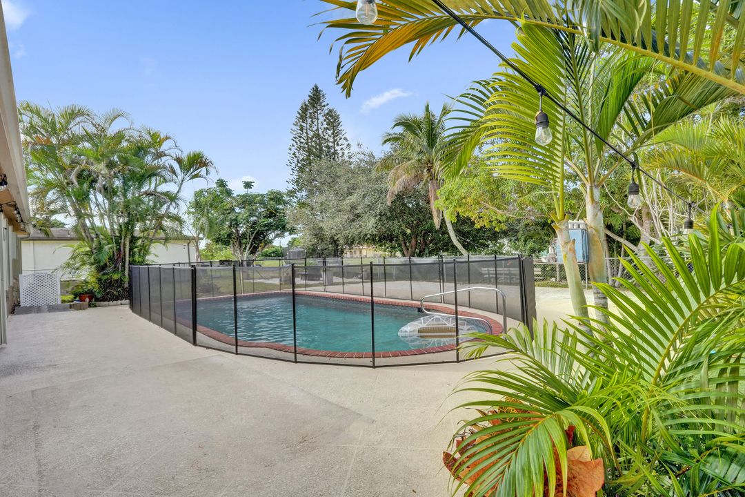 出租: $4,500 (4 贝兹, 2 浴室, 1668 平方英尺)