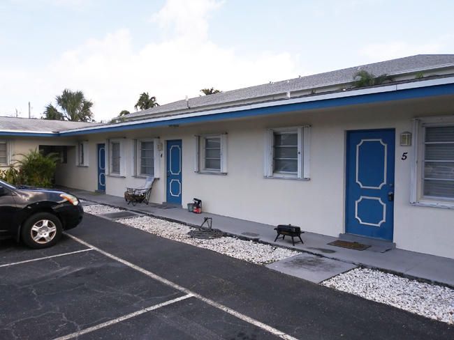 Под контрактом: $1,500 (1 спален, 1 ванн, 600 Квадратных фут)