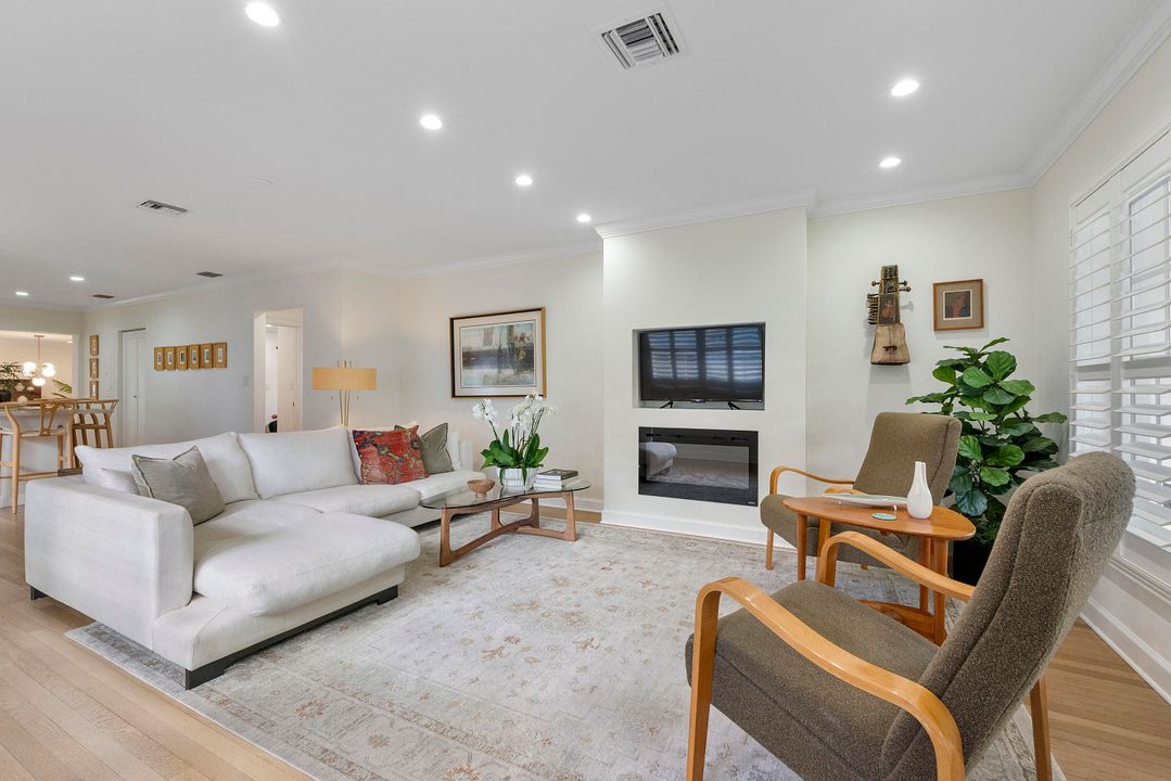 Active With Contract: $1,474,000 (3 beds, 2 baths, 2207 Square Feet)