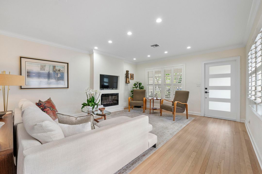 Active With Contract: $1,474,000 (3 beds, 2 baths, 2207 Square Feet)