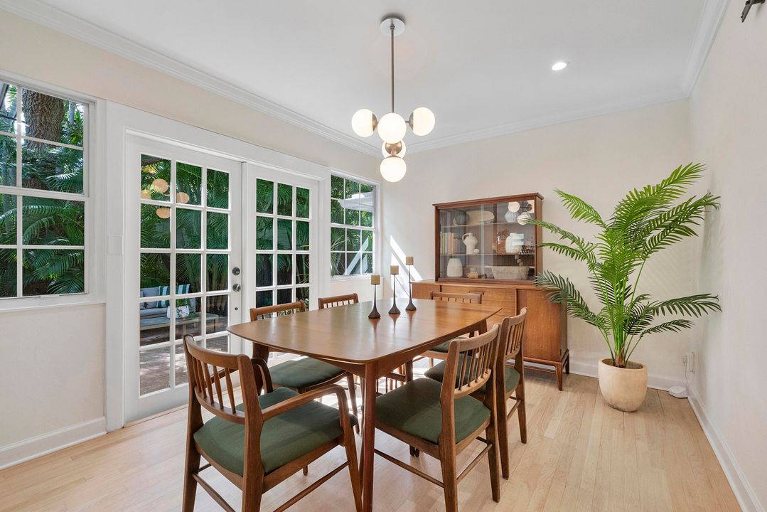 Active With Contract: $1,474,000 (3 beds, 2 baths, 2207 Square Feet)