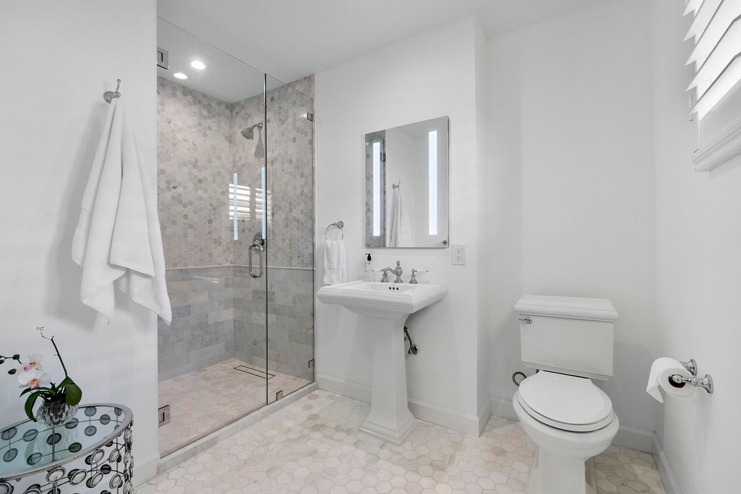 Active With Contract: $1,474,000 (3 beds, 2 baths, 2207 Square Feet)