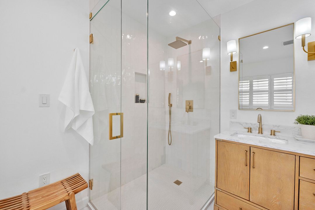 Active With Contract: $1,474,000 (3 beds, 2 baths, 2207 Square Feet)