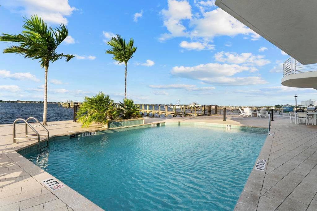 En Venta: $1,150,000 (3 camas, 3 baños, 1771 Pies cuadrados)