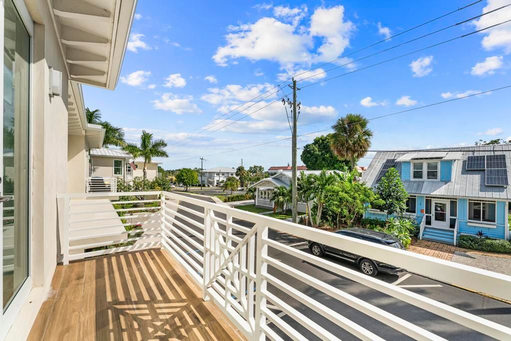 En Venta: $1,150,000 (3 camas, 3 baños, 1771 Pies cuadrados)