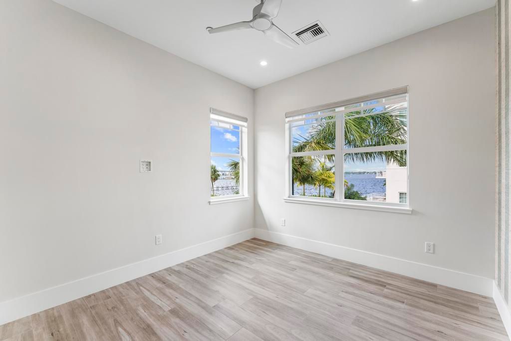 En Venta: $1,150,000 (3 camas, 3 baños, 1771 Pies cuadrados)