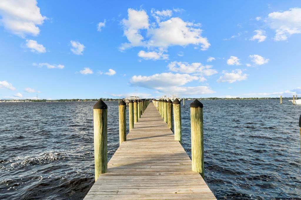 En Venta: $1,150,000 (3 camas, 3 baños, 1771 Pies cuadrados)