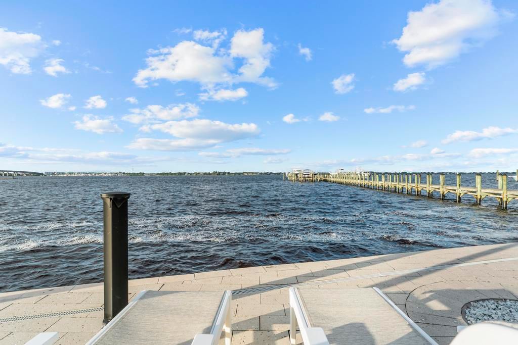 En Venta: $1,150,000 (3 camas, 3 baños, 1771 Pies cuadrados)