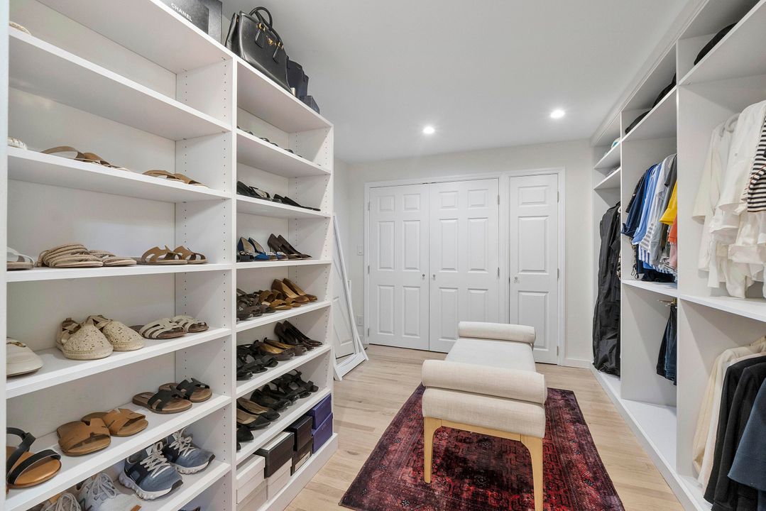 Active With Contract: $1,474,000 (3 beds, 2 baths, 2207 Square Feet)