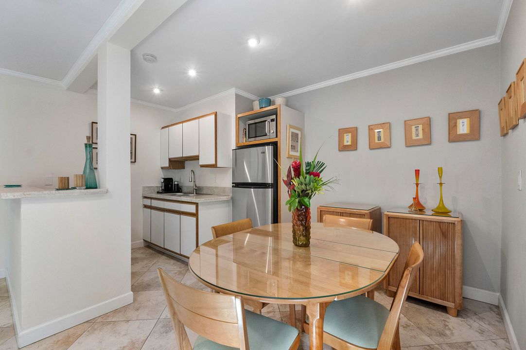 Active With Contract: $1,474,000 (3 beds, 2 baths, 2207 Square Feet)