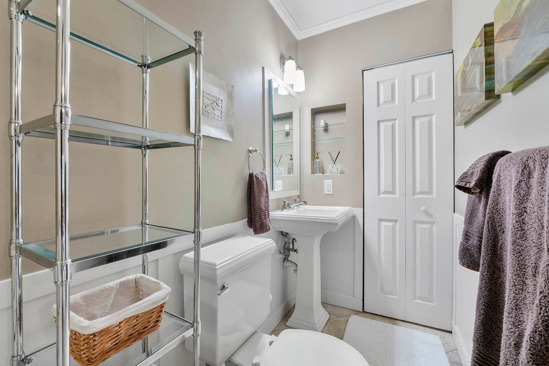 Active With Contract: $1,474,000 (3 beds, 2 baths, 2207 Square Feet)