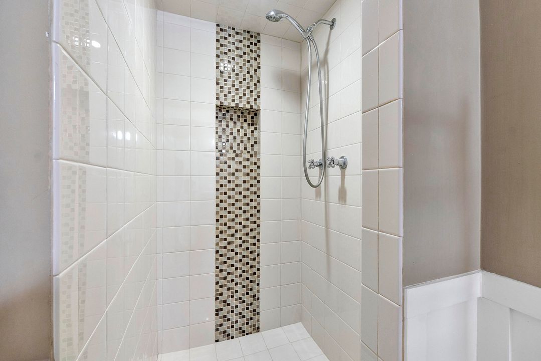 Active With Contract: $1,474,000 (3 beds, 2 baths, 2207 Square Feet)