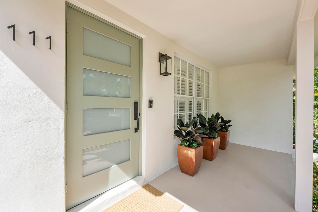 Active With Contract: $1,474,000 (3 beds, 2 baths, 2207 Square Feet)