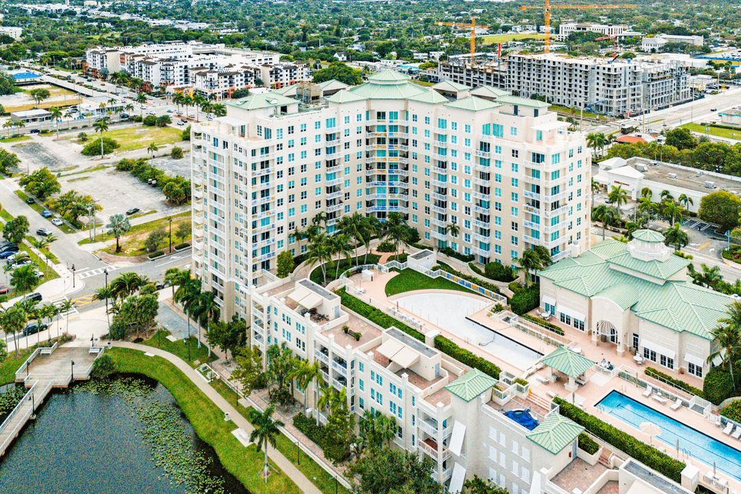 For Sale: $429,000 (2 beds, 2 baths, 1085 Square Feet)