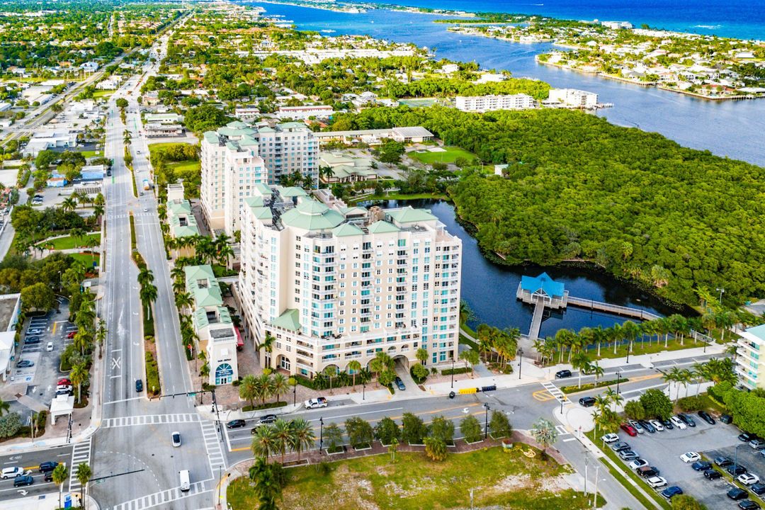 For Sale: $429,000 (2 beds, 2 baths, 1085 Square Feet)