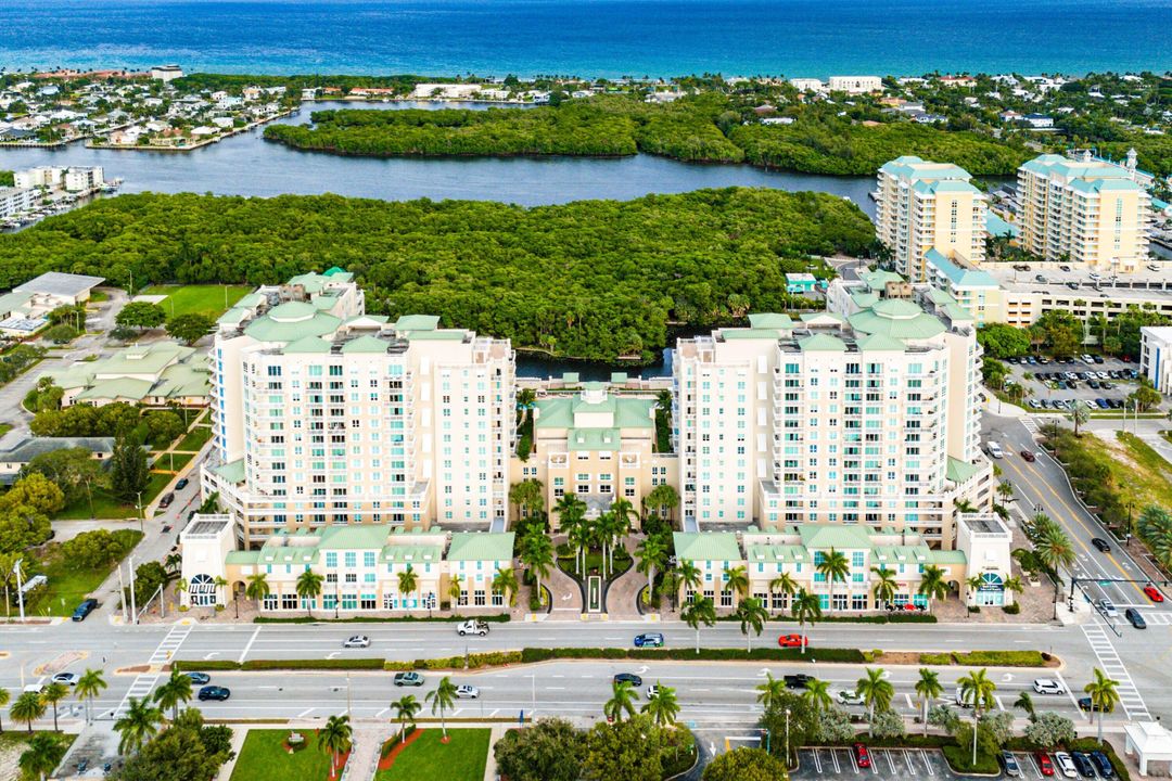 For Sale: $429,000 (2 beds, 2 baths, 1085 Square Feet)