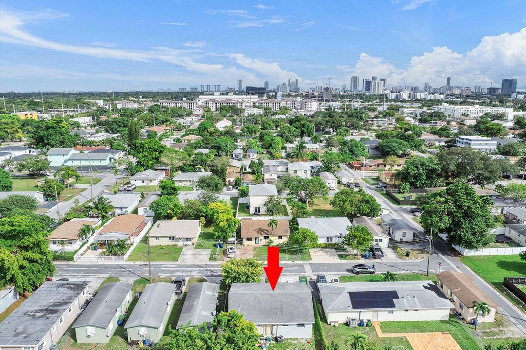 Active With Contract: $340,000 (2 beds, 1 baths, 1272 Square Feet)