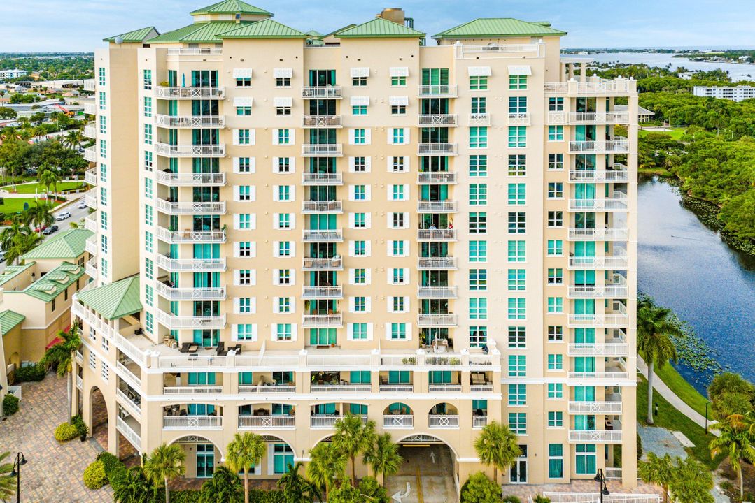 For Sale: $429,000 (2 beds, 2 baths, 1085 Square Feet)