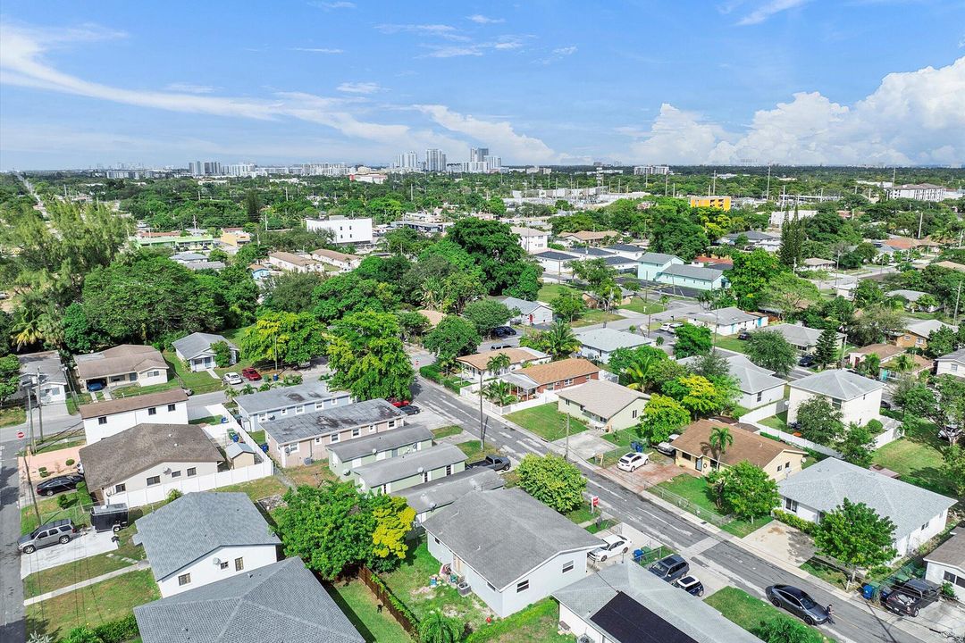 Active With Contract: $340,000 (2 beds, 1 baths, 1272 Square Feet)