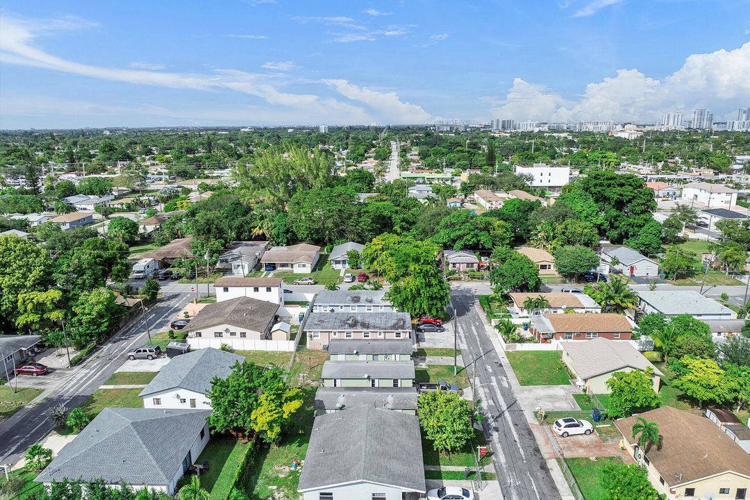 Active With Contract: $340,000 (2 beds, 1 baths, 1272 Square Feet)