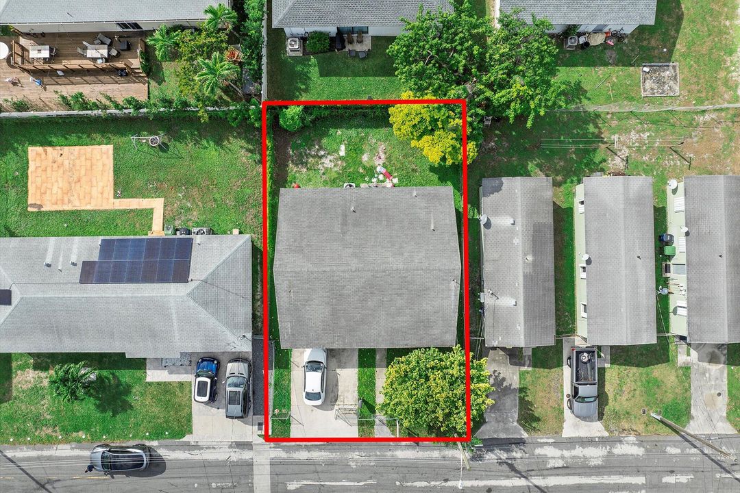 Active With Contract: $340,000 (2 beds, 1 baths, 1272 Square Feet)