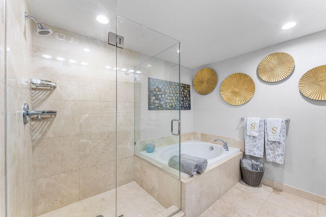 For Sale: $429,000 (2 beds, 2 baths, 1085 Square Feet)