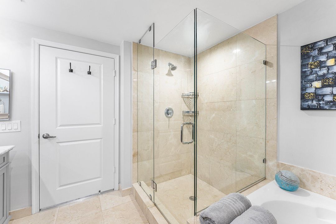 For Sale: $429,000 (2 beds, 2 baths, 1085 Square Feet)