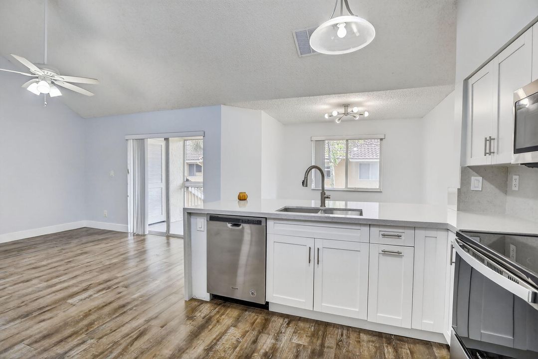 En Venta: $312,500 (2 camas, 2 baños, 1185 Pies cuadrados)