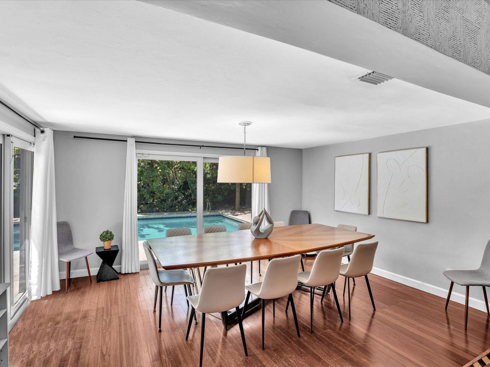 For Rent: $6,250 (4 beds, 2 baths, 2003 Square Feet)