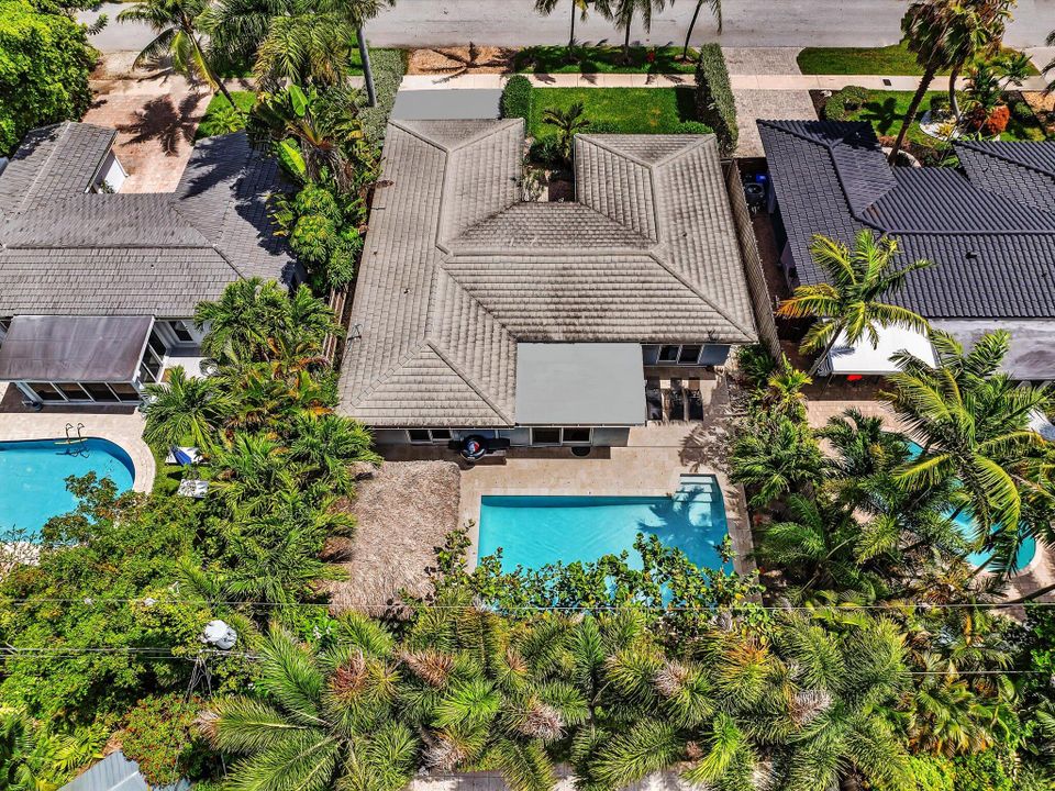 For Rent: $6,250 (4 beds, 2 baths, 2003 Square Feet)