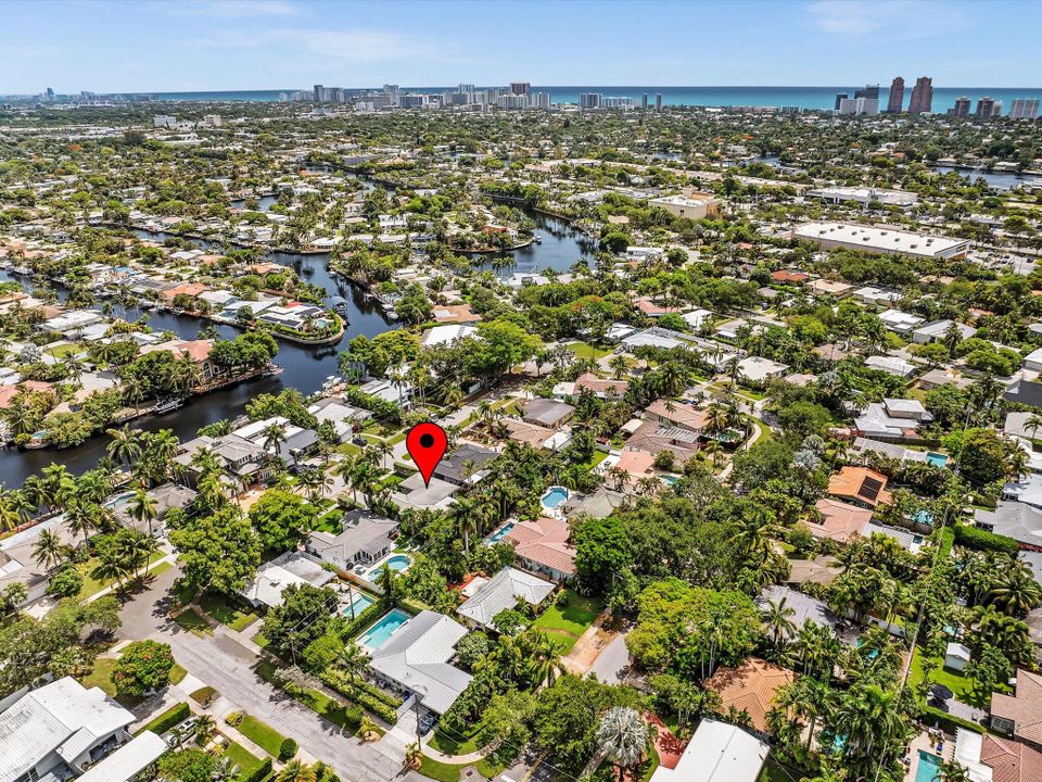 For Rent: $6,250 (4 beds, 2 baths, 2003 Square Feet)