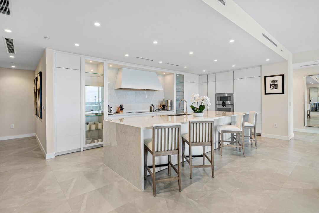 En Renta: $25,000 (3 camas, 3 baños, 2621 Pies cuadrados)