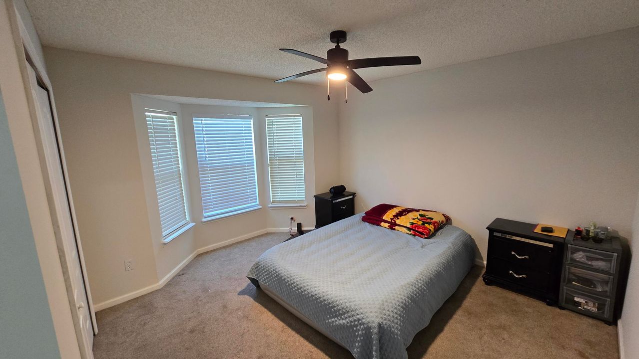 待售: $299,000 (3 贝兹, 2 浴室, 2009 平方英尺)