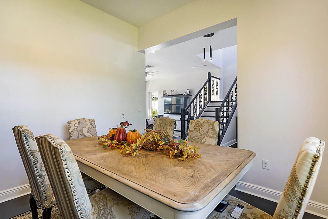 Active With Contract: $679,000 (3 beds, 3 baths, 2135 Square Feet)